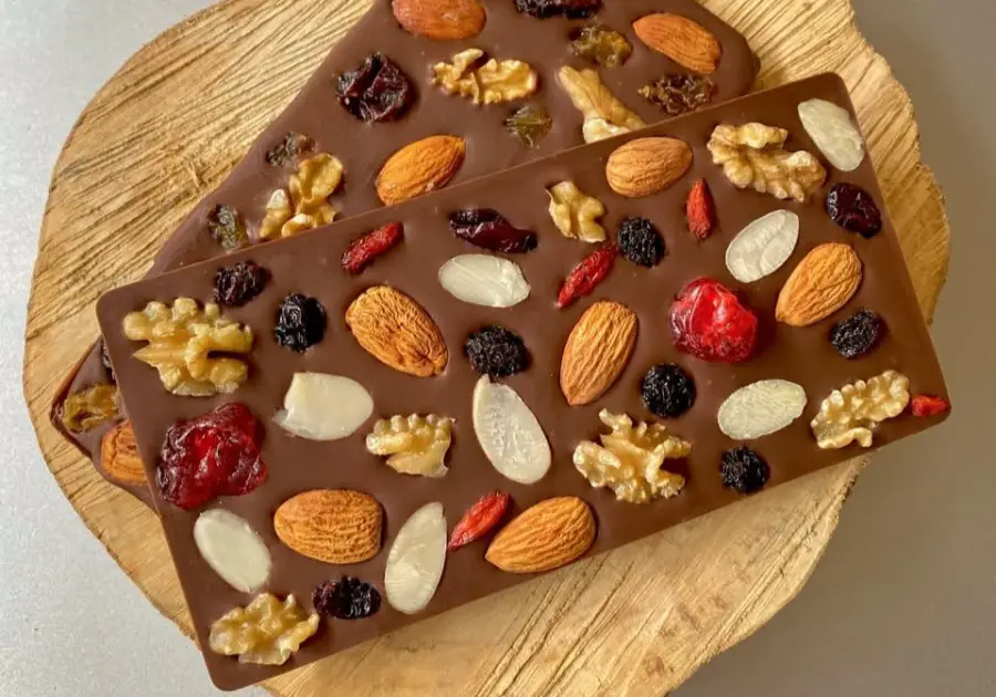 nut-and-chocolate-snack