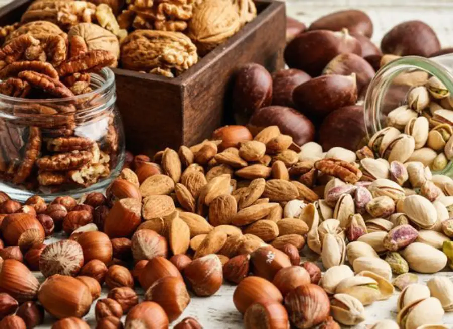 بهترین آجیل برای وزن‌گیری جنین