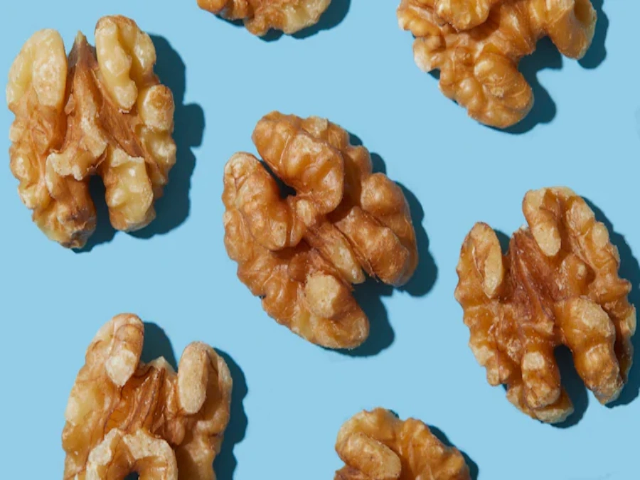 چگونه گردو به درمان کمکاری تیروئید کمک میکند؟