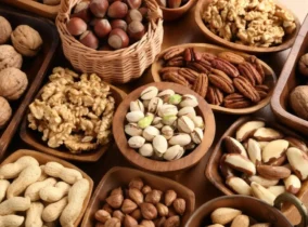 انواع آجیل برای کم خونی