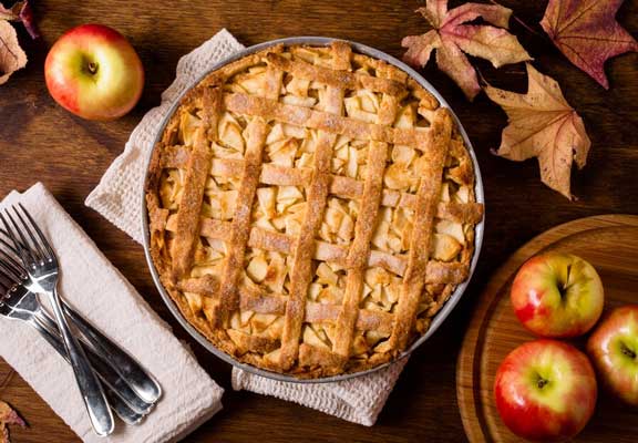 مواد اولیه برای کیک عسلی سیب با بادام