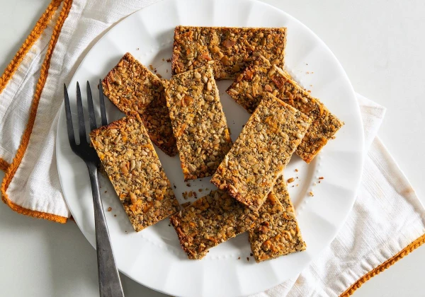 simple-snack-with-nuts simple-snack-with-nuts
