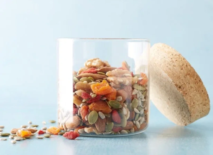 nuts-with-dried-fruit