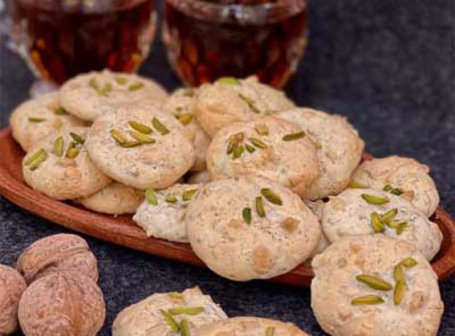 شیرینی پفکی گردویی